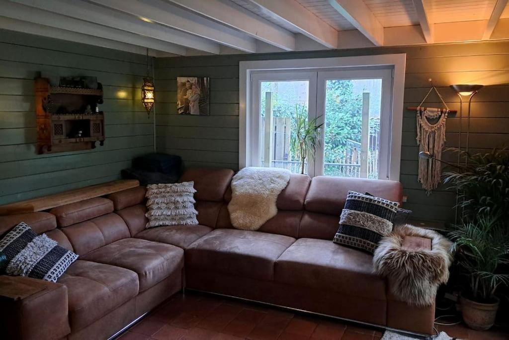 Comfortable Chalet In A Unique Location In Forest Essen ภายนอก รูปภาพ