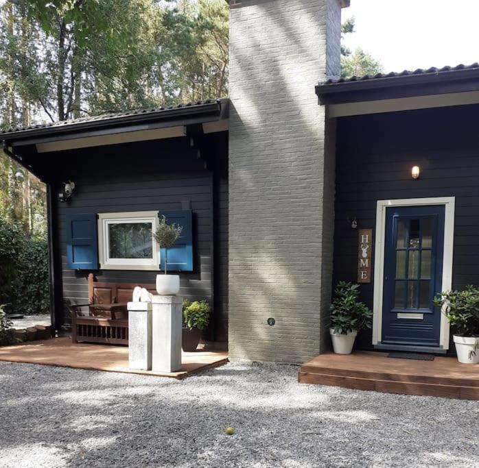 Comfortable Chalet In A Unique Location In Forest Essen ภายนอก รูปภาพ